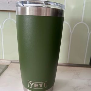 20 oz yeti tumbler limited edition green with mag slide lid. Gently used